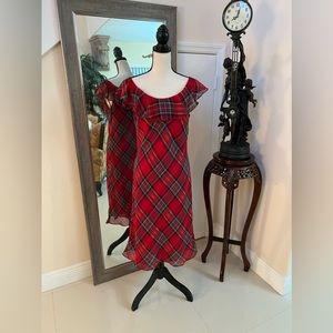 Beautiful Evan-Picone holiday plaid off the shoulder dress!